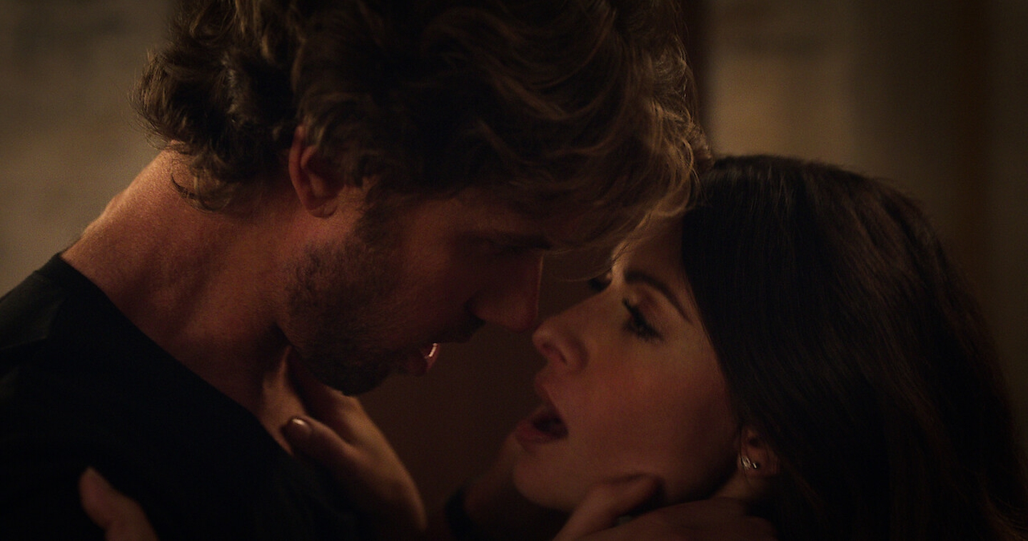 Fans Call Raunchy Netflix Series 'Addictive' And Say It Has Them Hooked Night After Night 2 108098 thatviralfeed.com large 603974