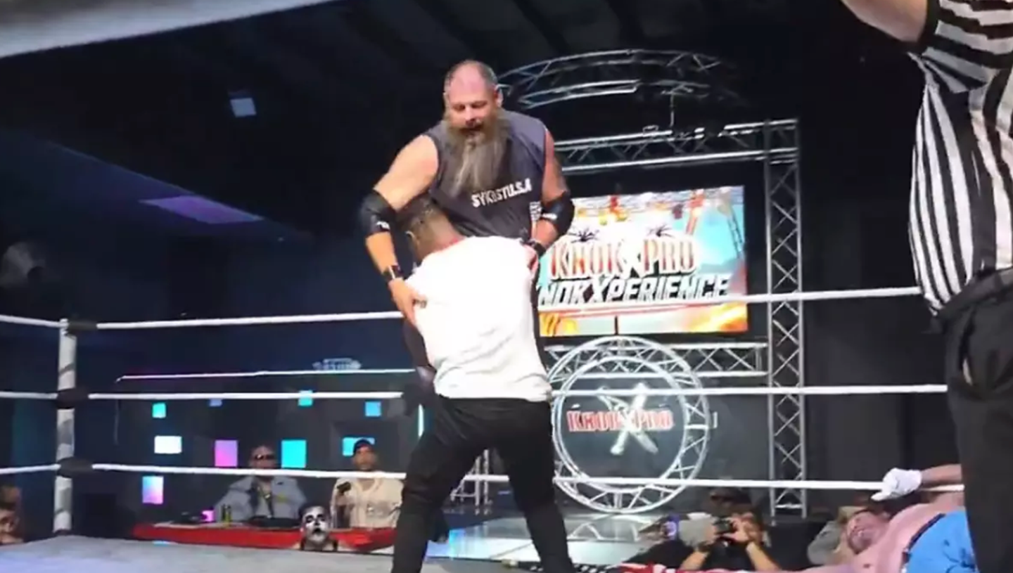 Viral Video Shows Ex-UFC Star's Son Attack Wrestler in Live Event 3 108775 thatviralfeed.com large 607329