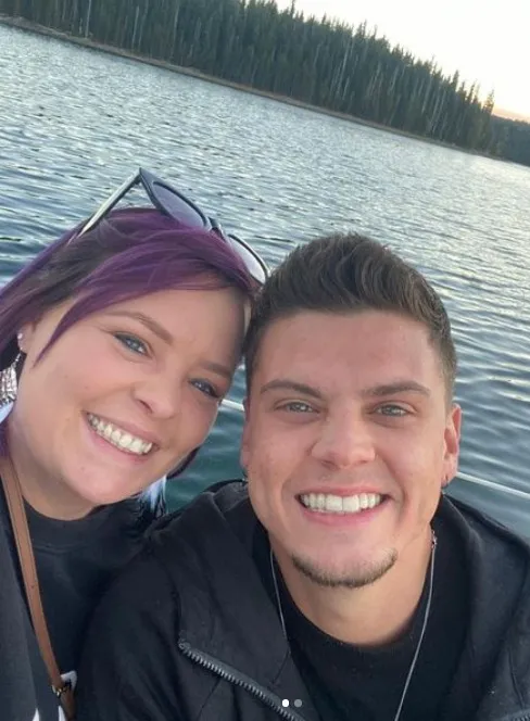 Young Mom Horrified After Doctors Reveal Her 'Heart Attack' Was Actually Oil Filling Her Lungs From Vaping 2 teen mom fans horrified gross 763963017